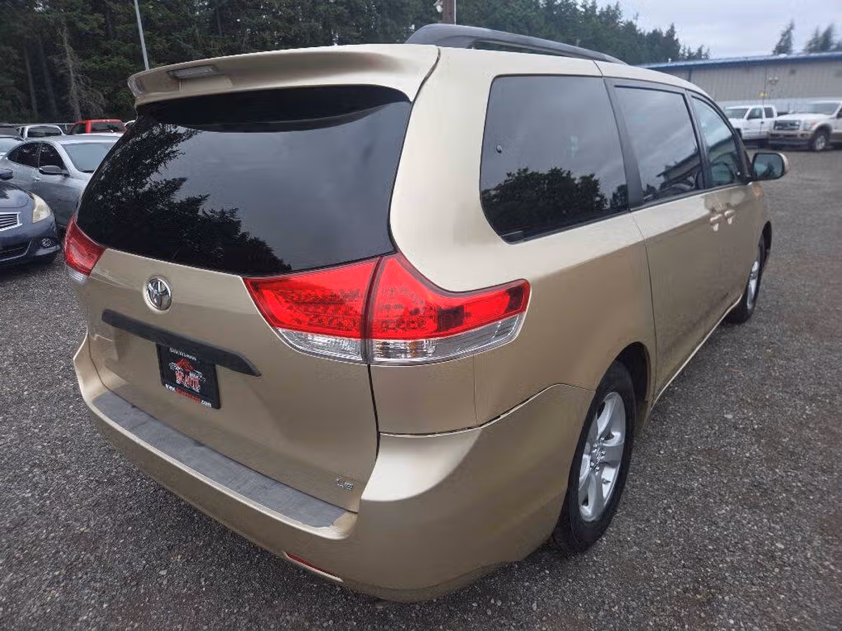 2011 Toyota Sienna LE 8-Passenger Passenger Image 8
