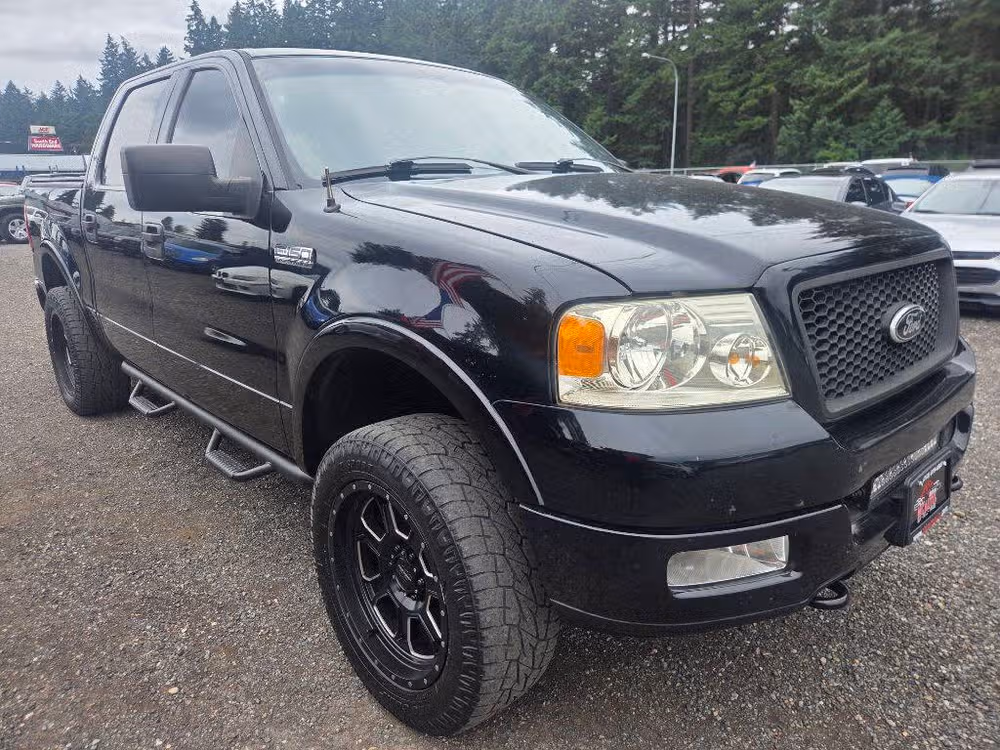 2005 Ford F-150 XLT SuperCrew Image 2