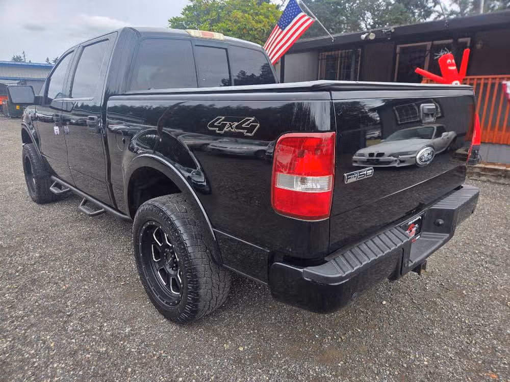 2005 Ford F-150 XLT SuperCrew Image 5