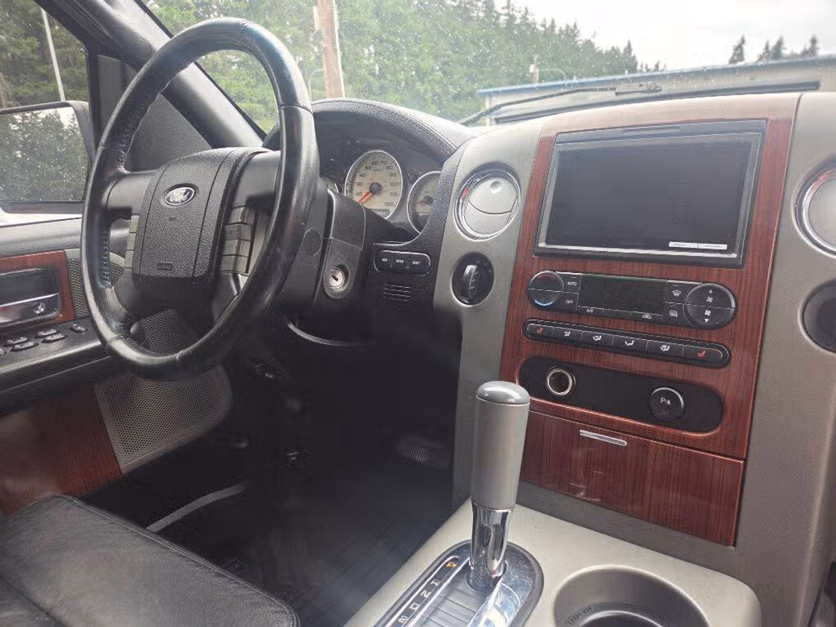 2005 Ford F-150 XLT SuperCrew Image 12