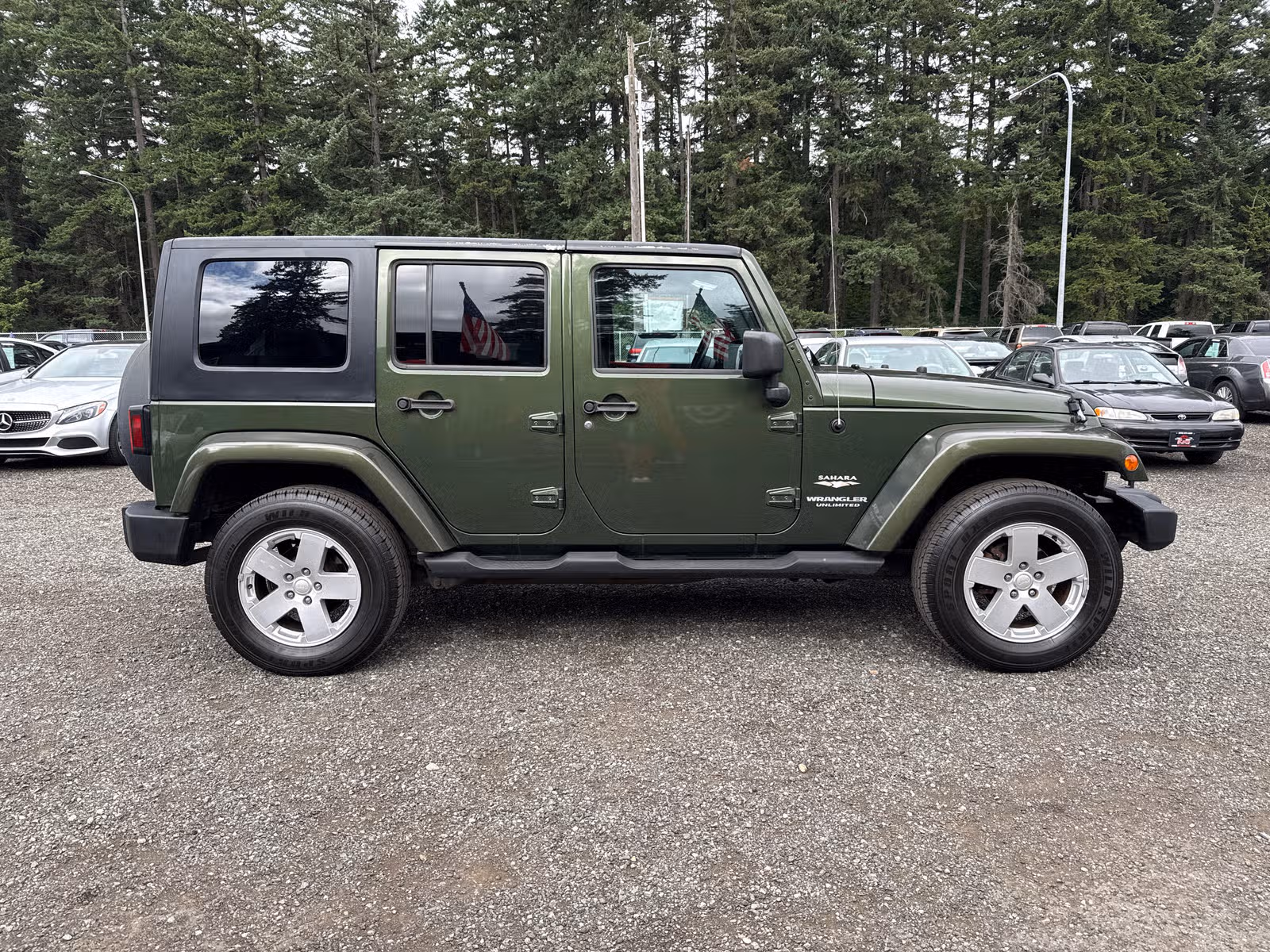 2007 Jeep Wrangler Unlimited Sahara Upper Image 1