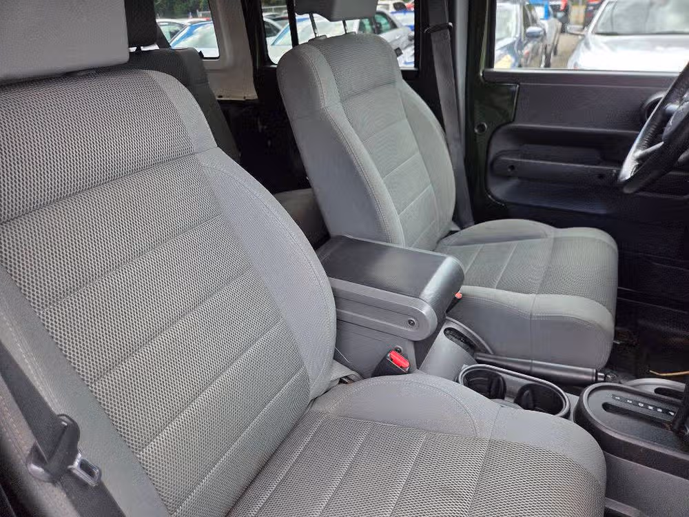2007 Jeep Wrangler Unlimited Sahara Image 11