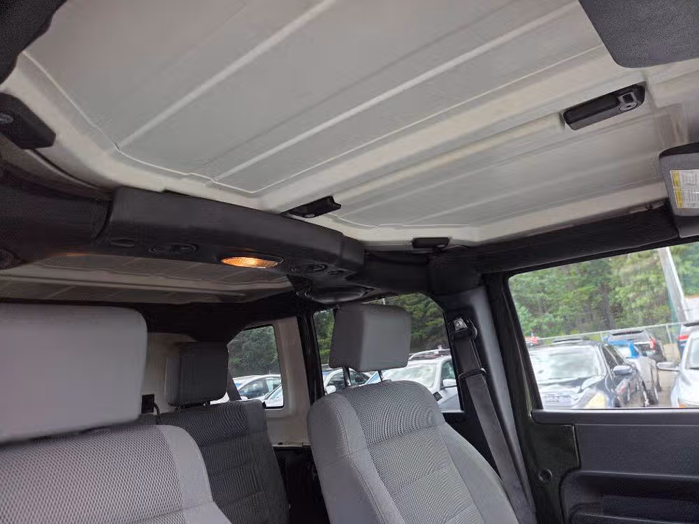 2007 Jeep Wrangler Unlimited Sahara Image 14