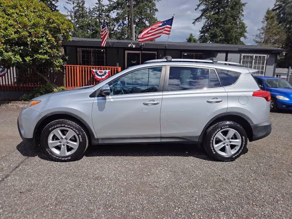 2014 Toyota RAV4 XLE Image 5