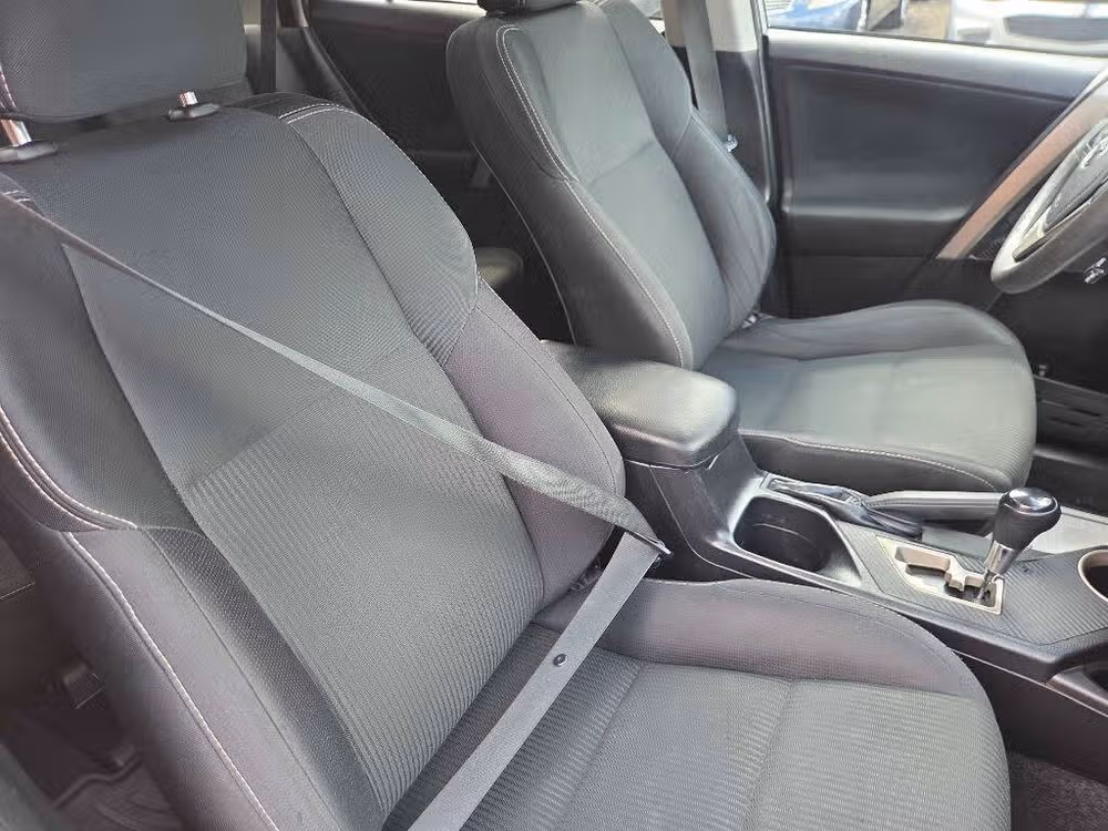 2014 Toyota RAV4 XLE Image 13