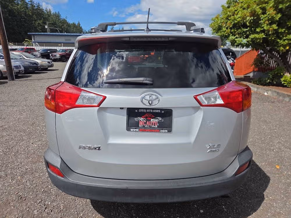 2014 Toyota RAV4 XLE Image 7