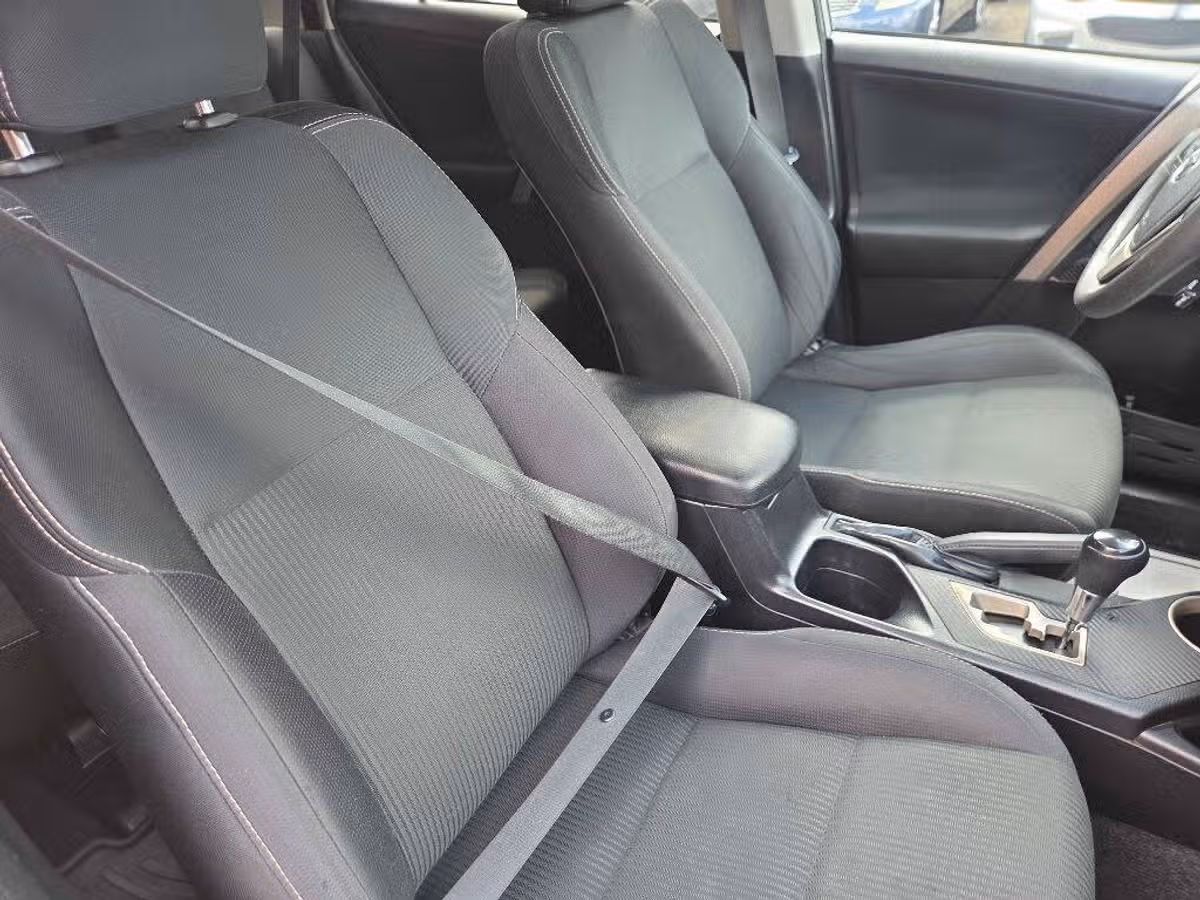 2014 Toyota RAV4 XLE Image 13