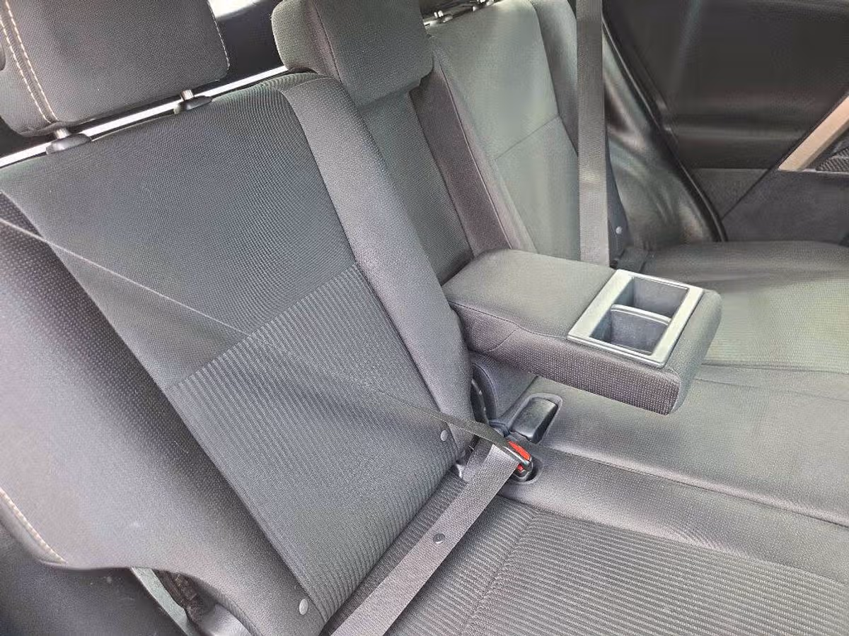 2014 Toyota RAV4 XLE Image 11