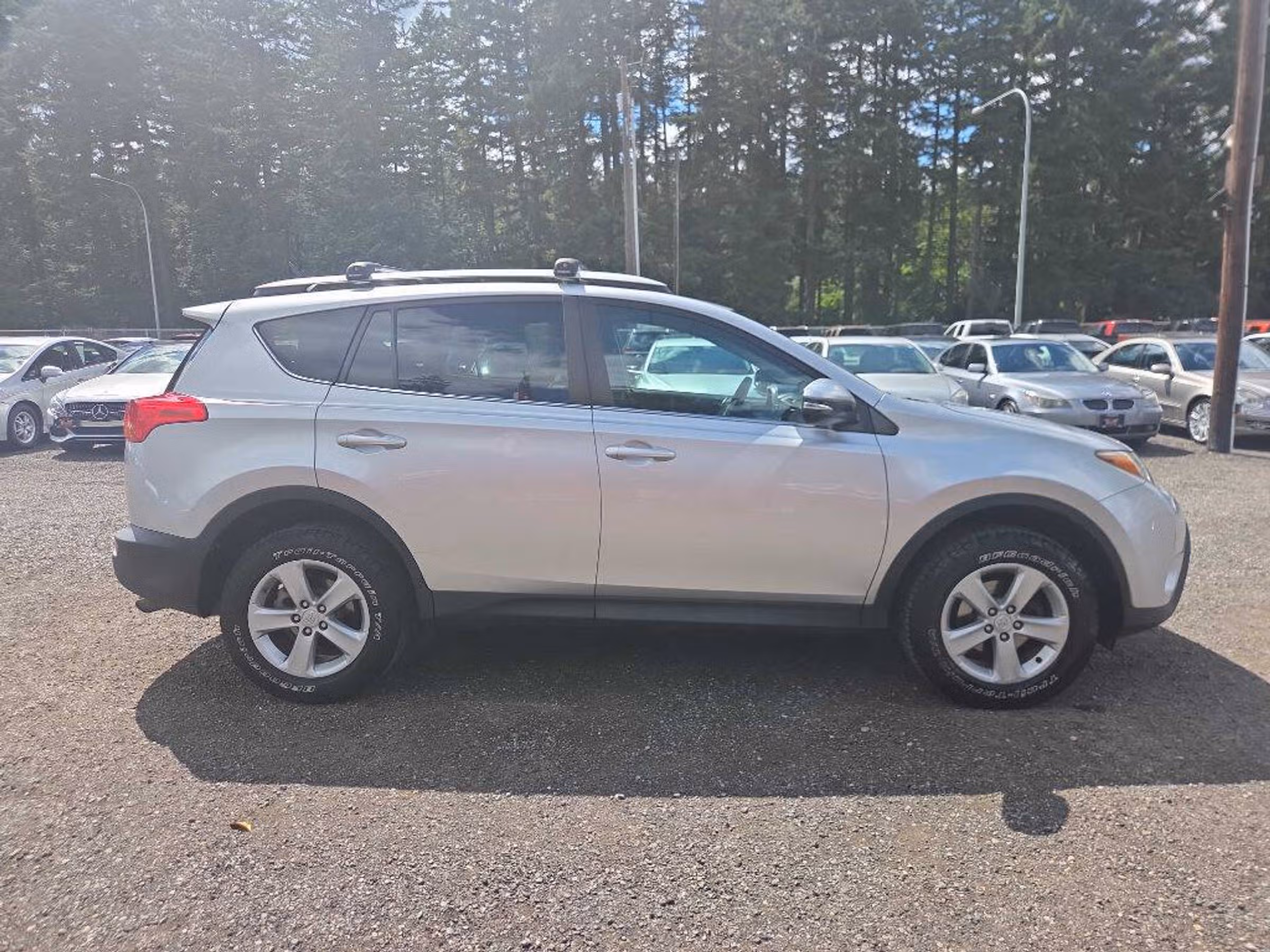 2014 Toyota RAV4 XLE Image 1