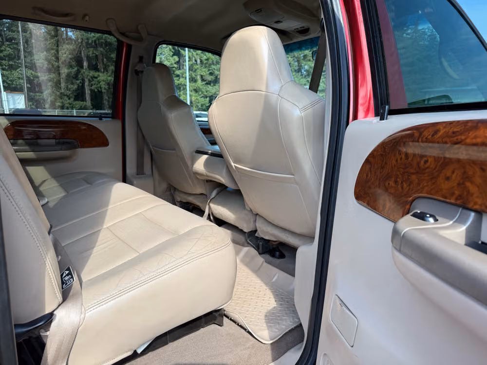 2002 Ford F-350 Super Duty LARIAT Crew Cab Image 12