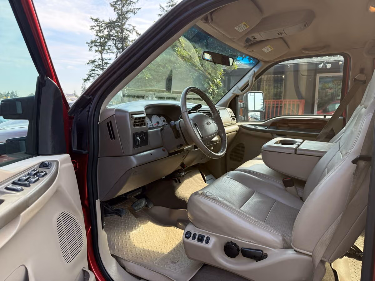 2002 Ford F-350 Super Duty LARIAT Crew Cab Image 9