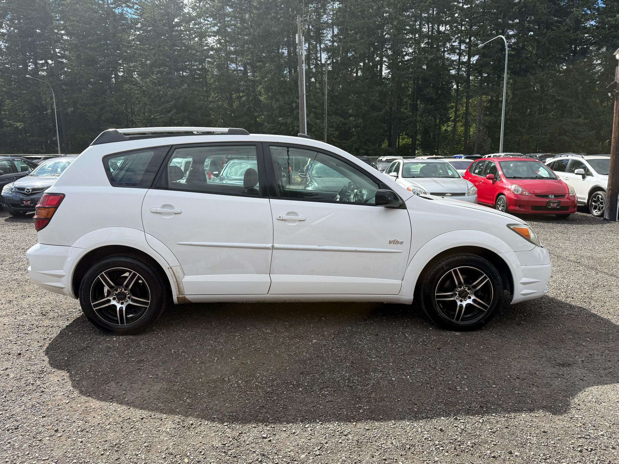 White 2003 Pontiac Vibe Hatchback Front-Wheel Drive