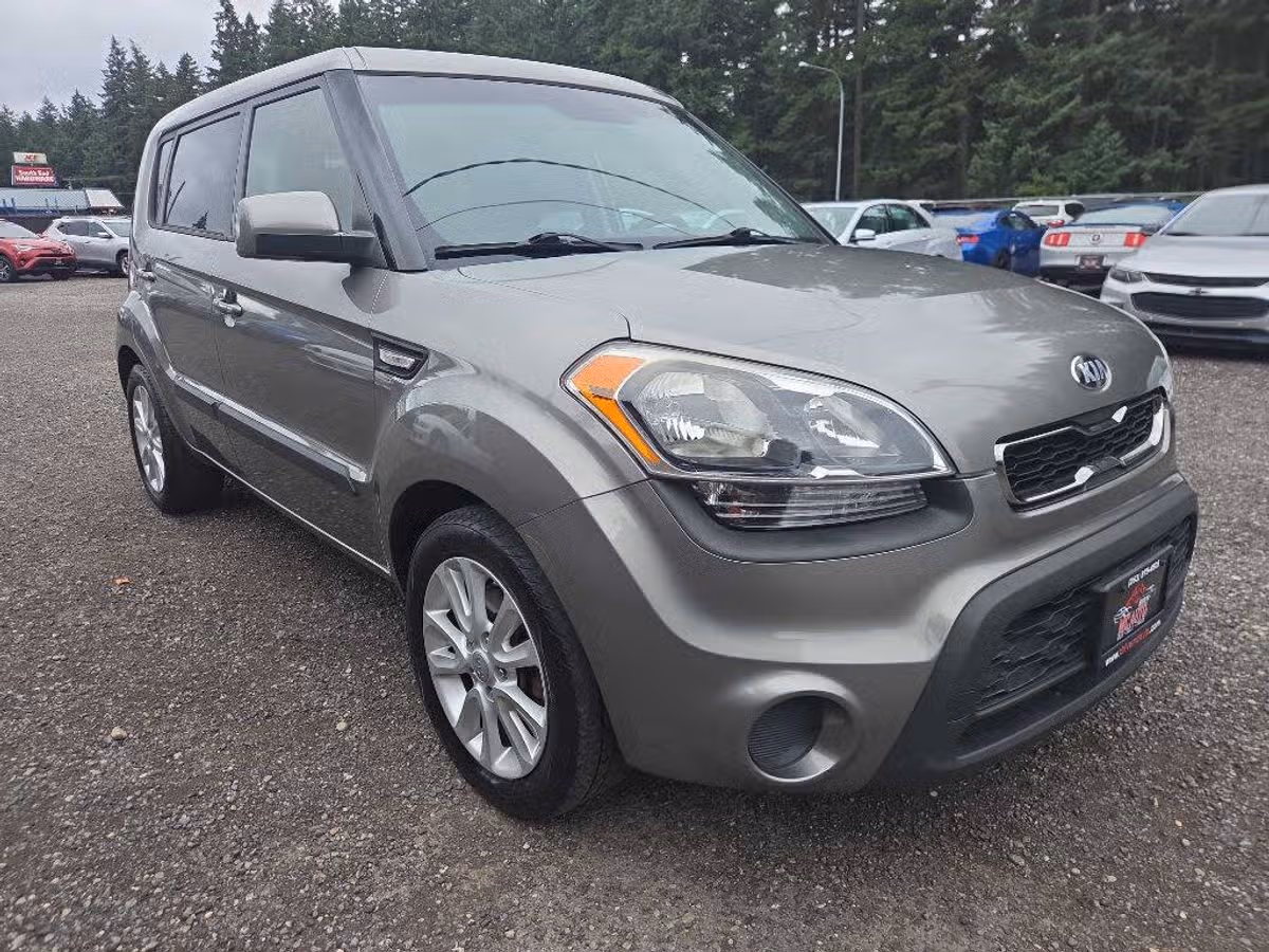 2013 Kia Soul Base Crossover Image 2