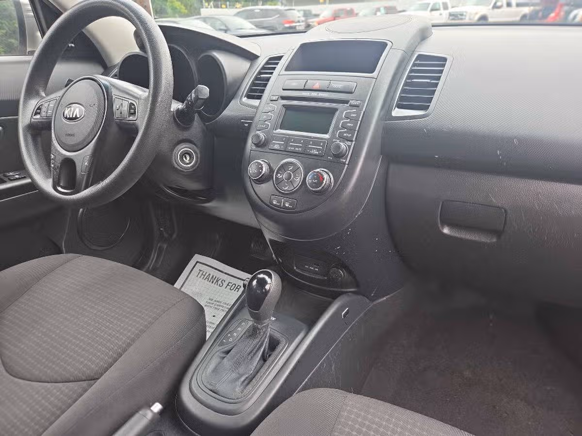 2013 Kia Soul Base Crossover Image 12