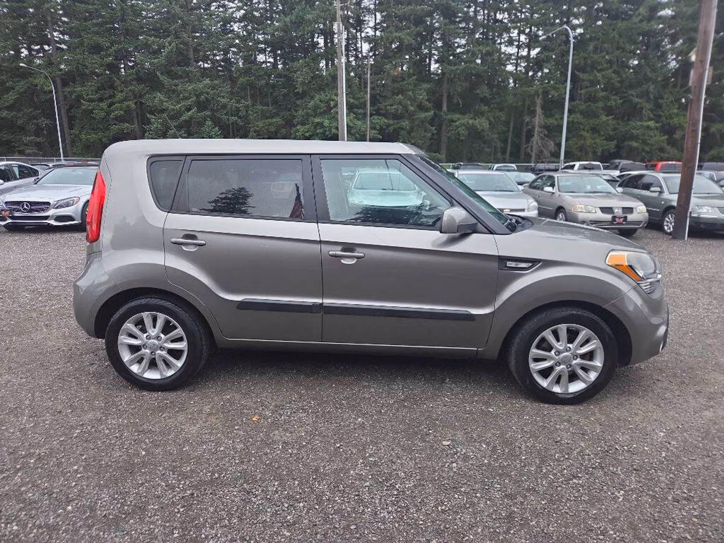 2013 Kia Soul Base Crossover Image 1