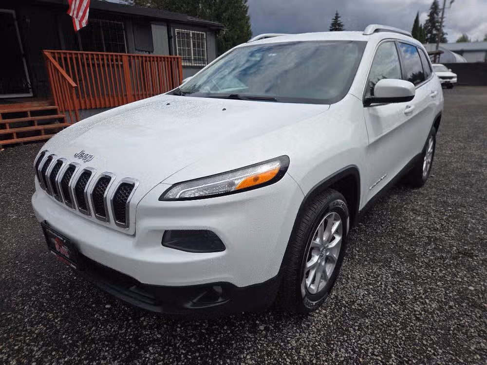2015 Jeep Cherokee Latitude Lower Image 2