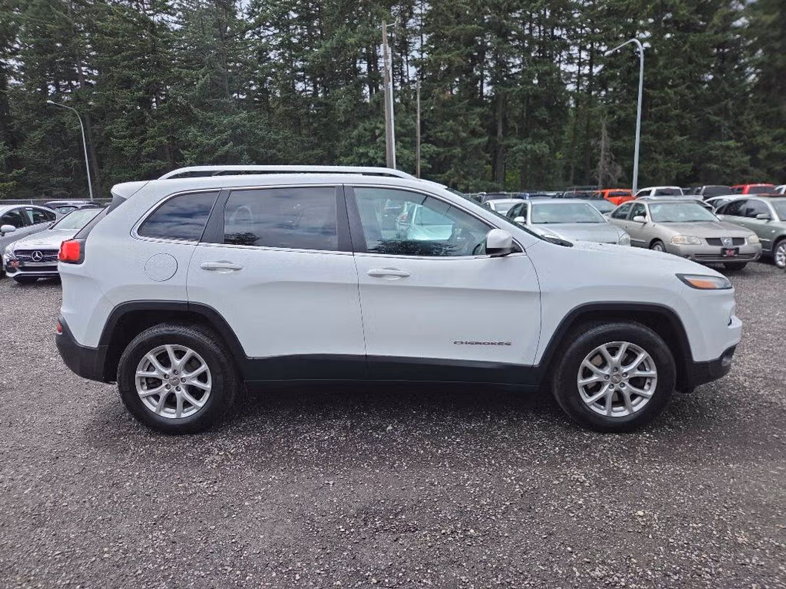 2015 Jeep Cherokee Latitude Upper Image 1