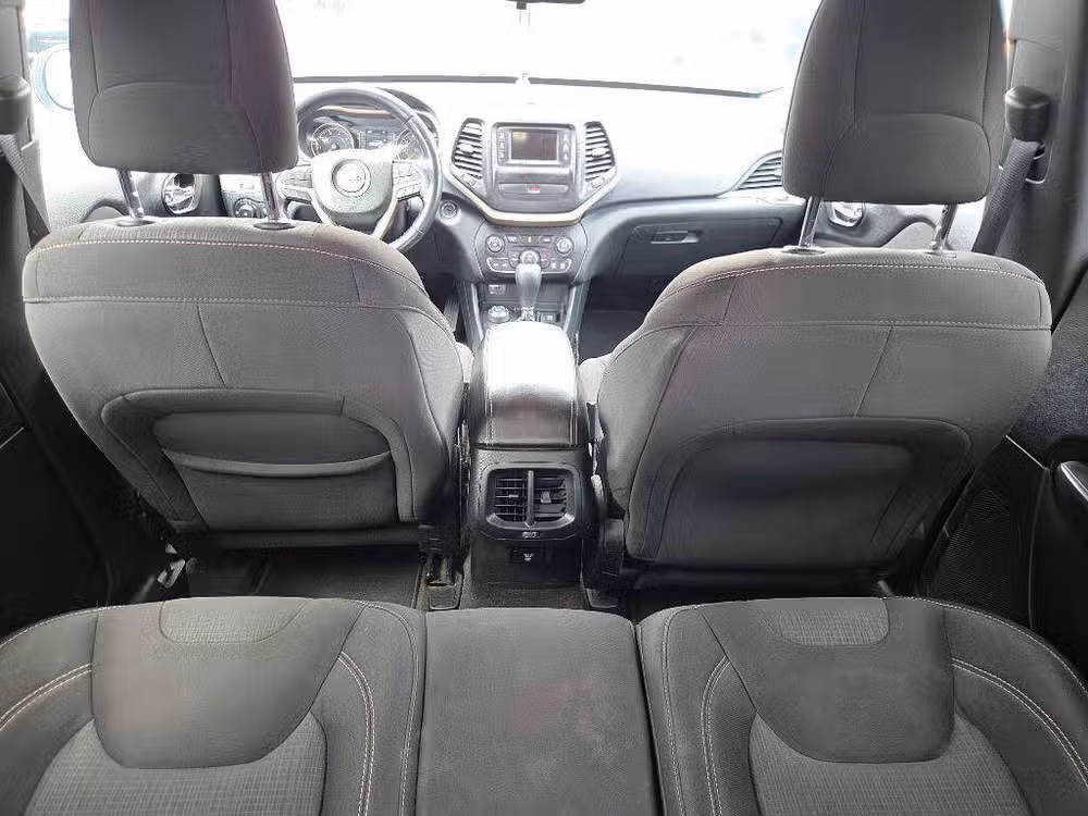 2015 Jeep Cherokee Latitude Image 9