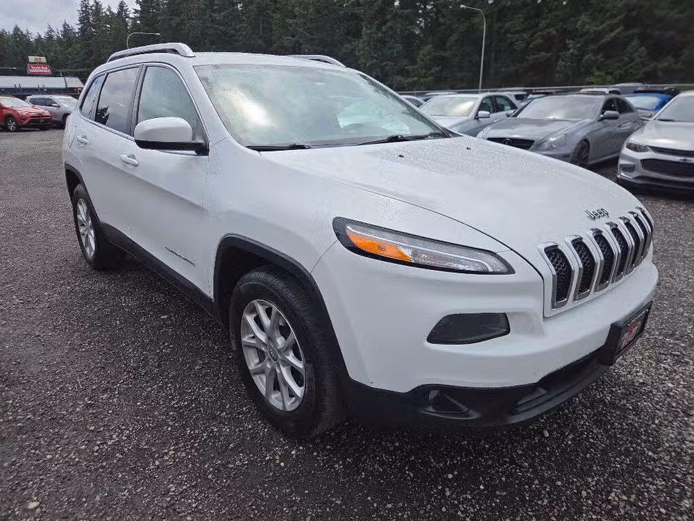2015 Jeep Cherokee Latitude Image 2
