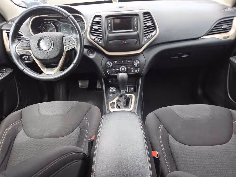2015 Jeep Cherokee Latitude Image 12