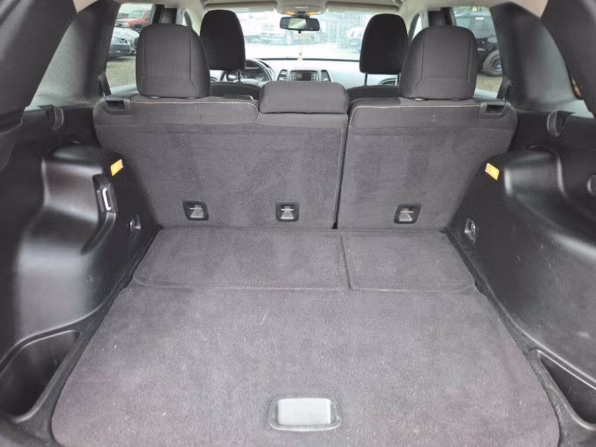 2015 Jeep Cherokee Latitude Image 10