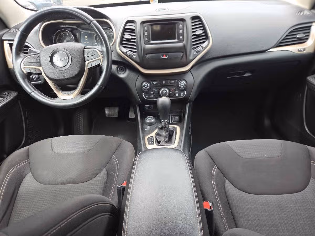 2015 Jeep Cherokee Latitude Image 12