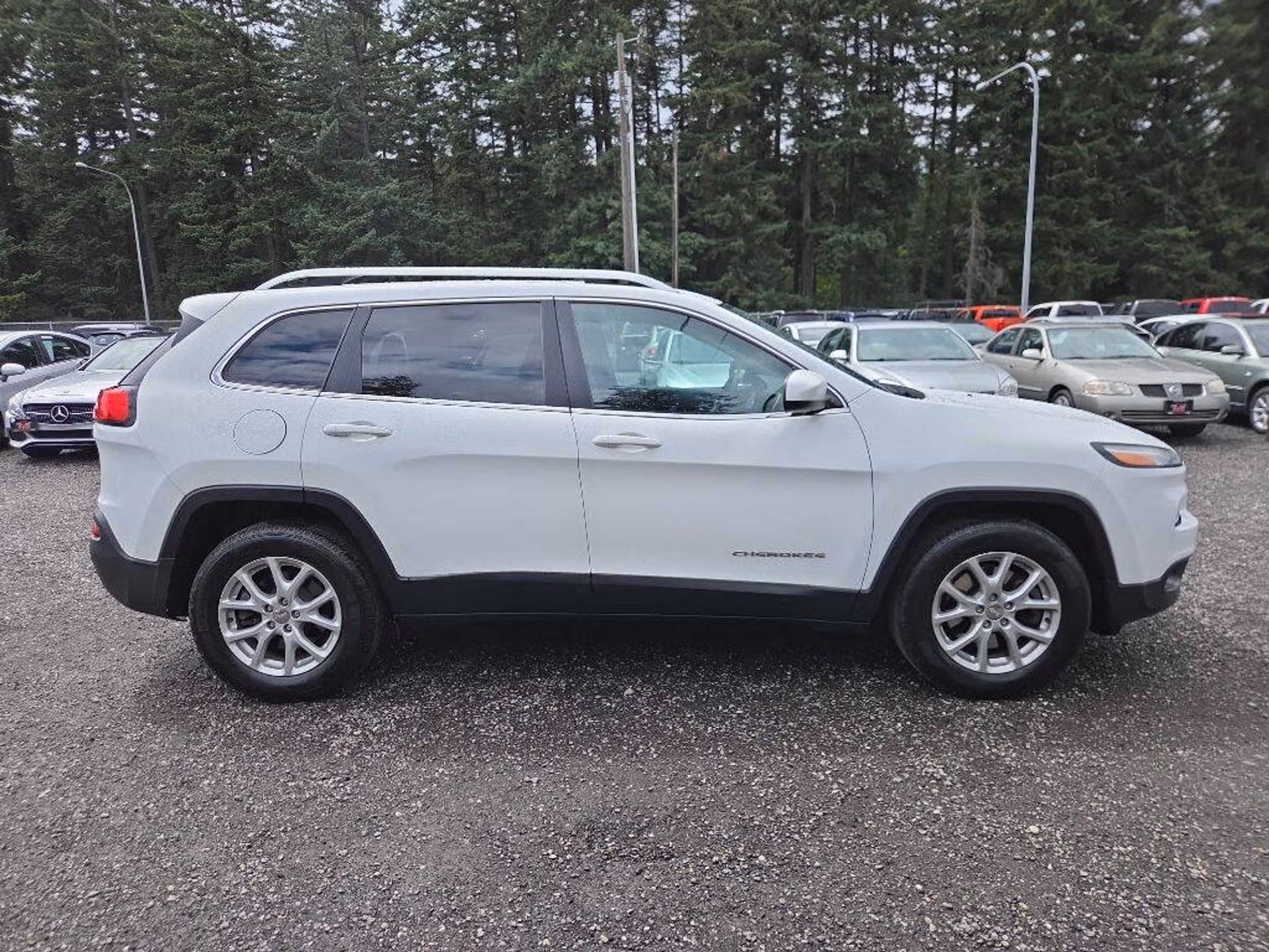 2015 Jeep Cherokee Latitude Image 1