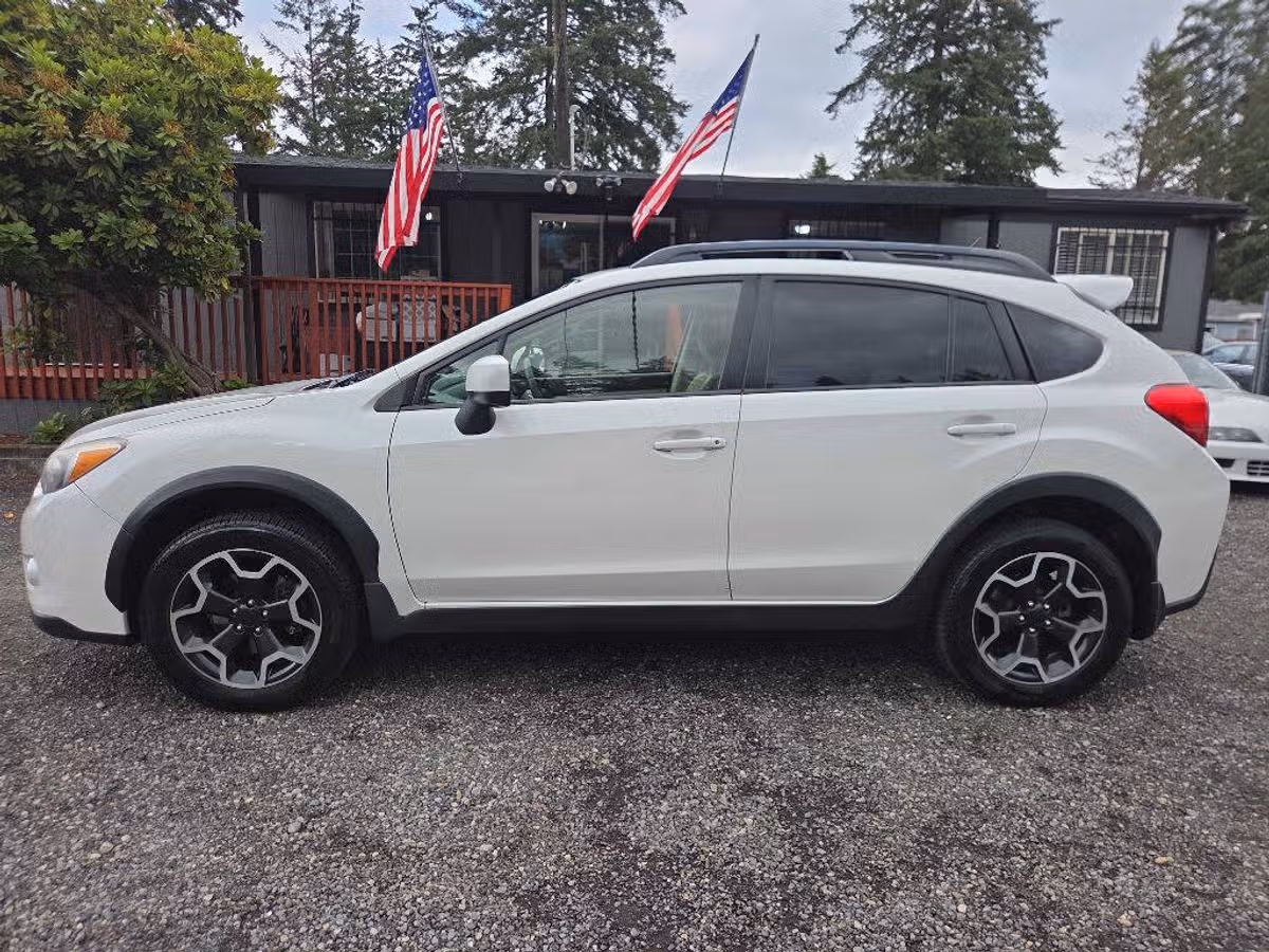 2014 Subaru XV Crosstrek 2.0i Limited Crossover Image 5
