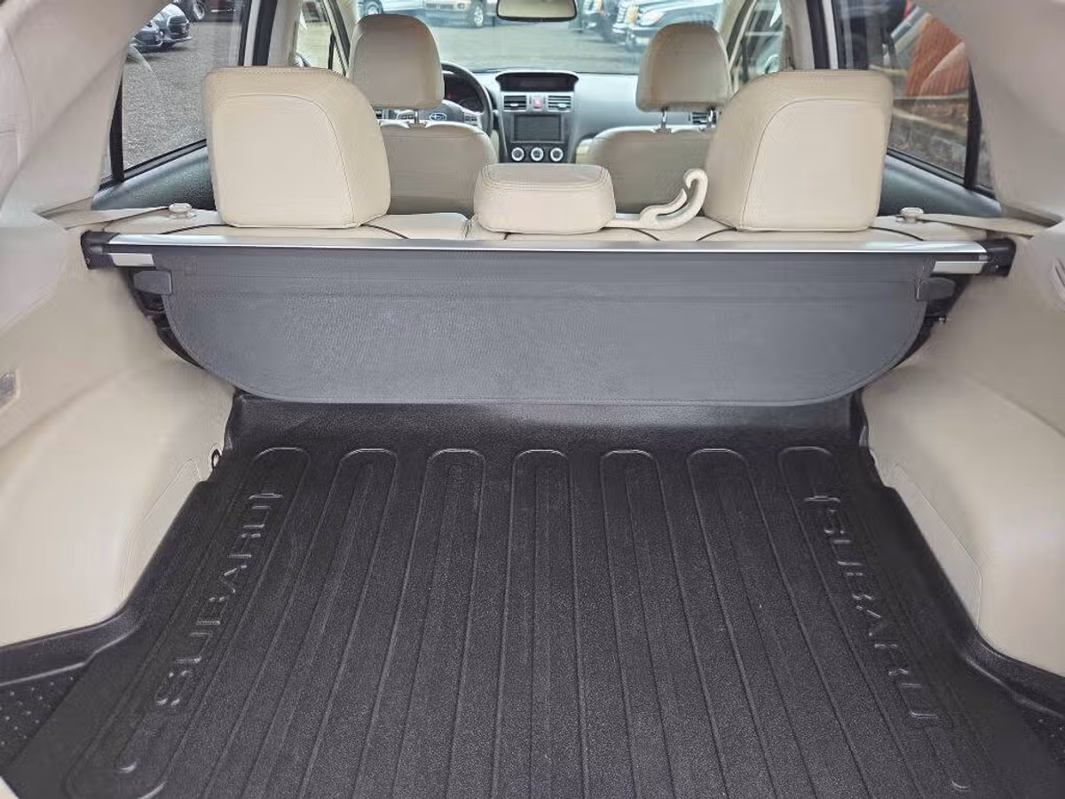 2014 Subaru XV Crosstrek 2.0i Limited Crossover Image 9