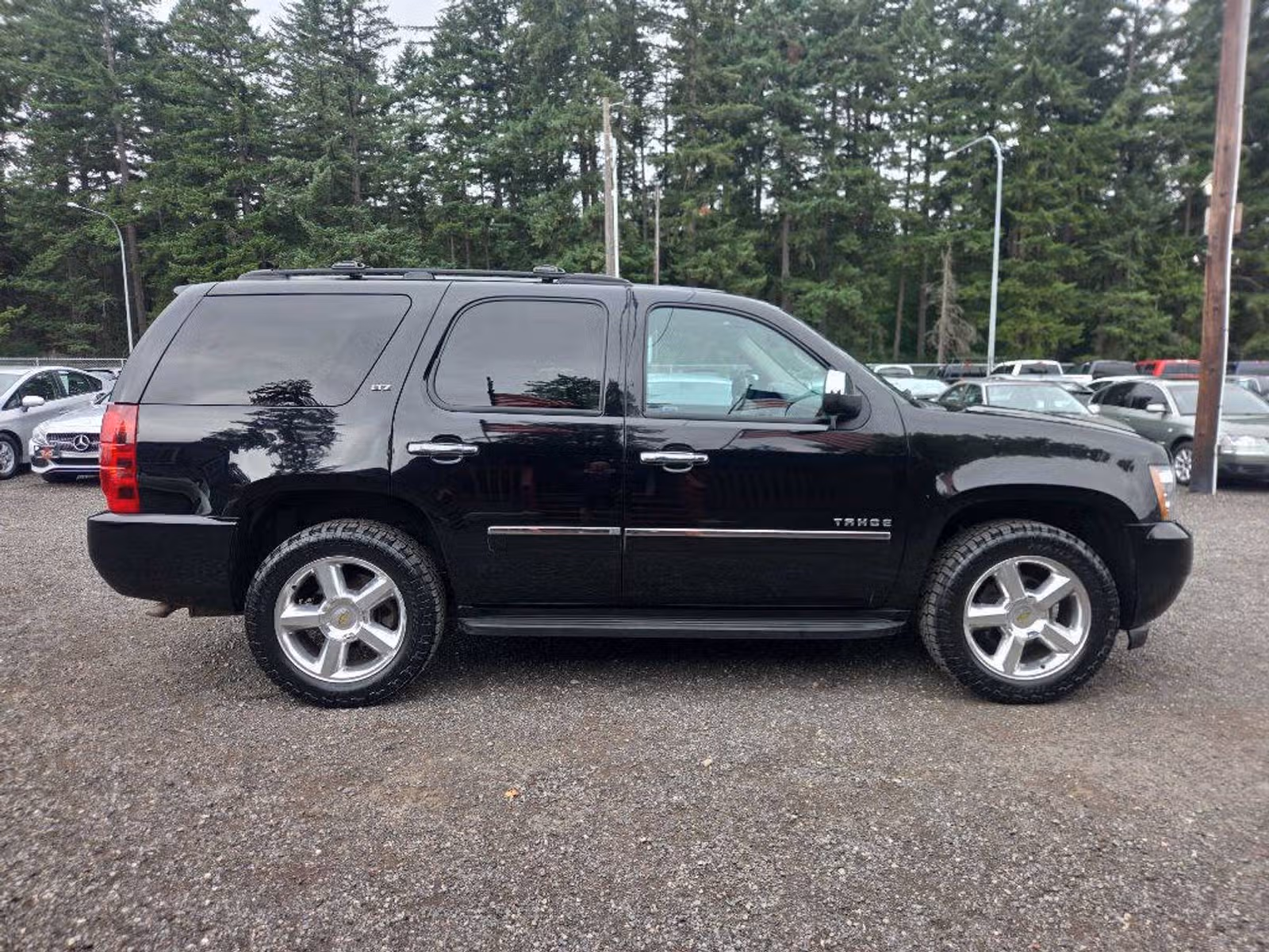 2014 Chevrolet Tahoe LTZ Upper Image 1