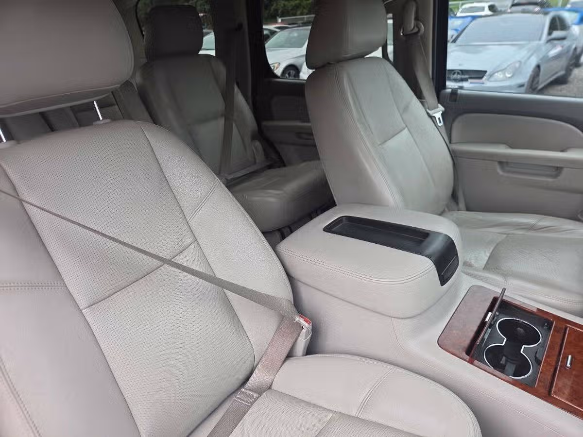 2014 Chevrolet Tahoe LTZ Image 13