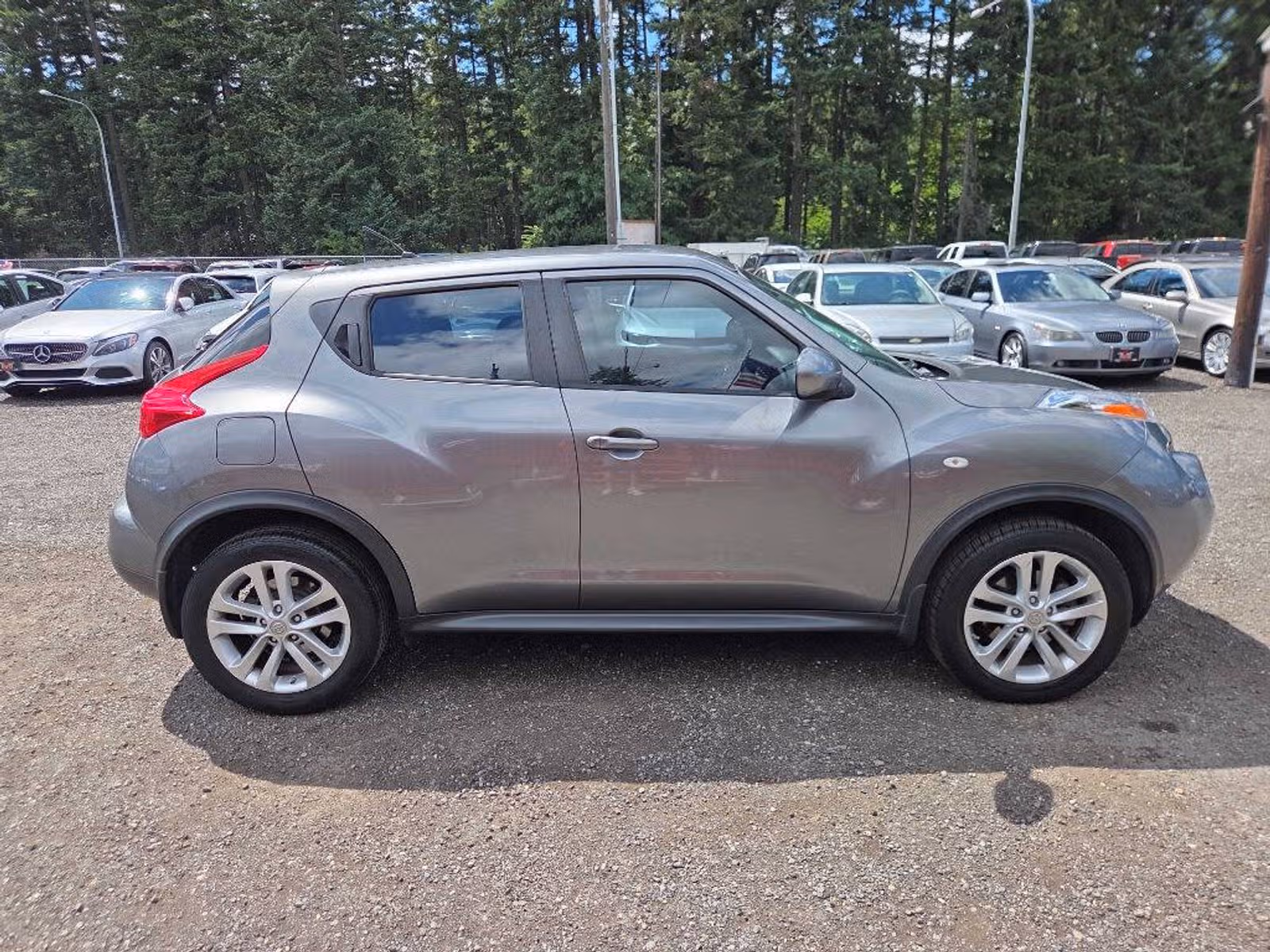 2014 Nissan JUKE S Crossover Upper Image 1