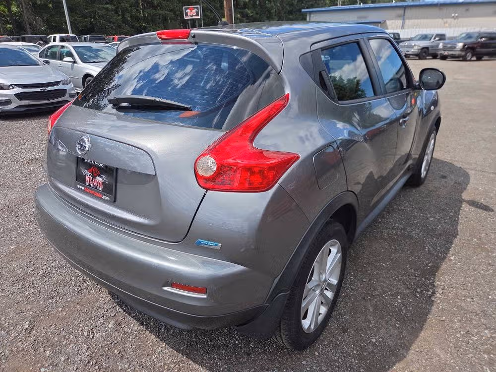 2014 Nissan JUKE S Crossover Image 6