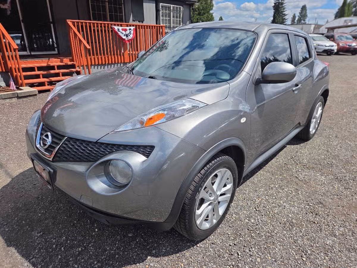 2014 Nissan JUKE S Crossover Image 3