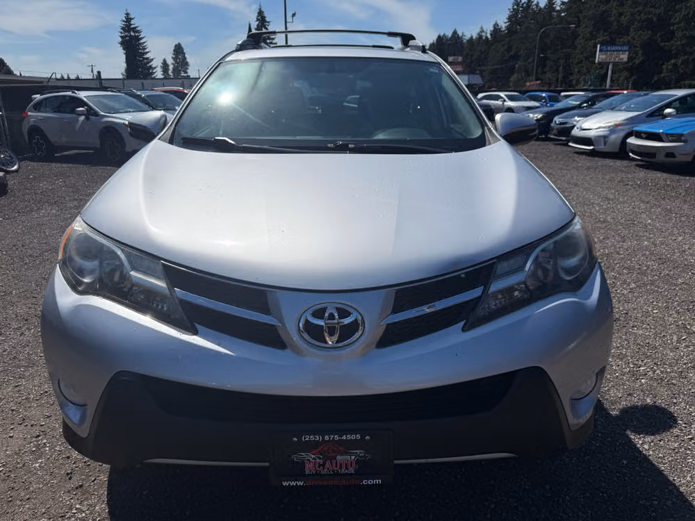 2014 Toyota RAV4 XLE Image 3