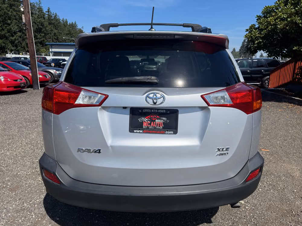 2014 Toyota RAV4 XLE Image 7