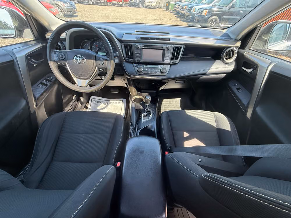 2014 Toyota RAV4 XLE Image 16