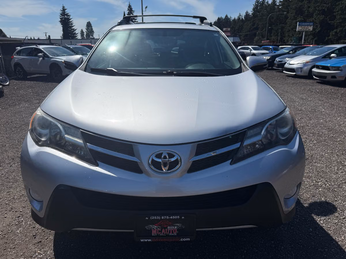 2014 Toyota RAV4 XLE Image 3