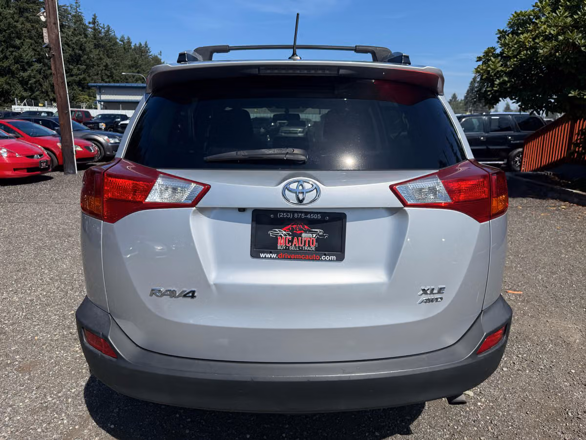 2014 Toyota RAV4 XLE Image 7