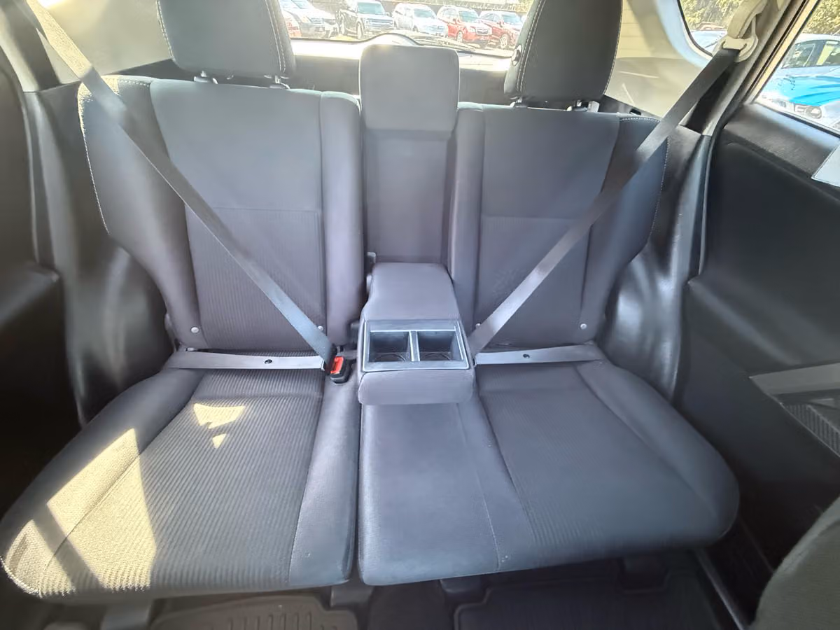 2014 Toyota RAV4 XLE Image 17