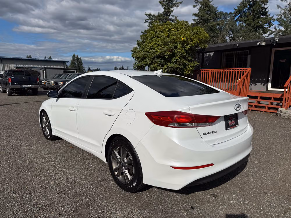 2018 Hyundai ELANTRA SEL Image 6
