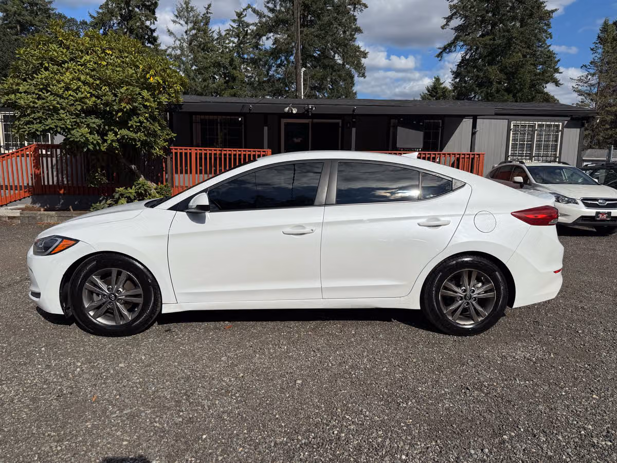 2018 Hyundai ELANTRA SEL Image 5