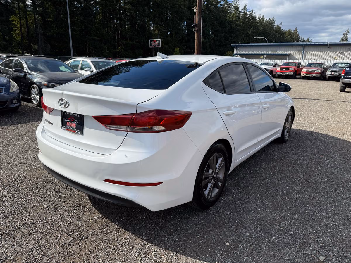 2018 Hyundai ELANTRA SEL Image 8