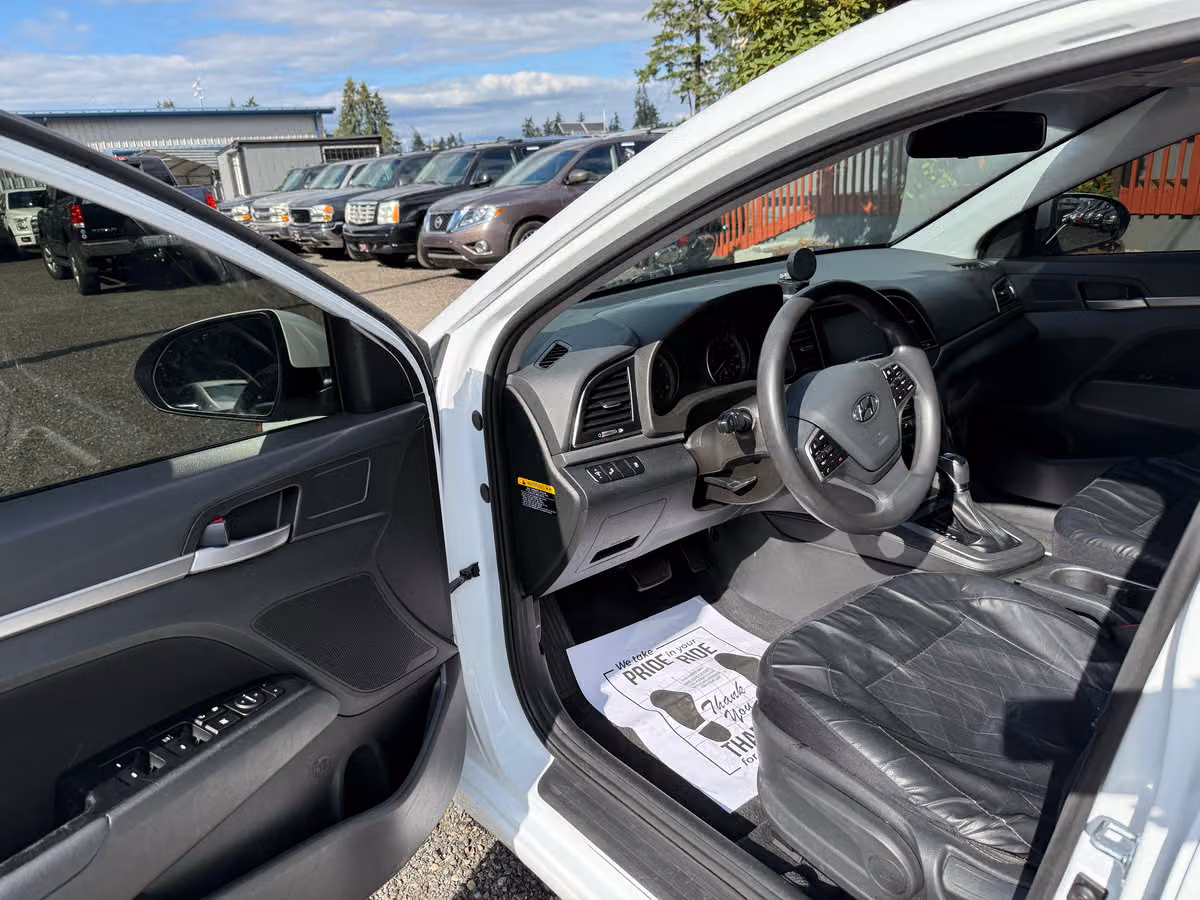 2018 Hyundai ELANTRA SEL Image 9