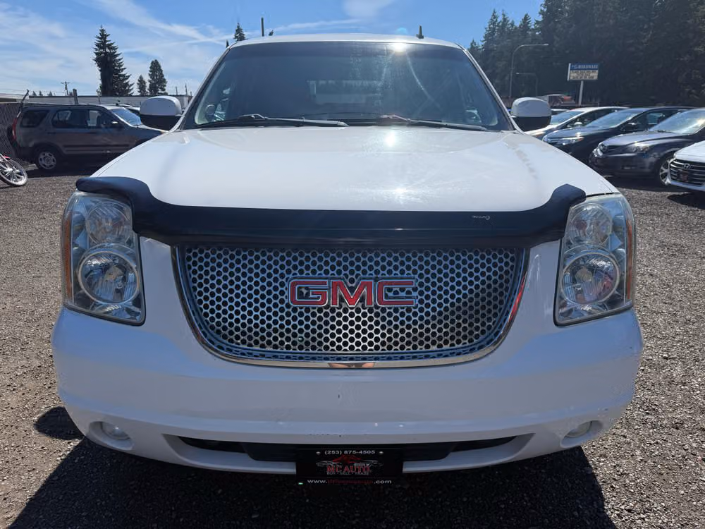 2013 GMC Yukon SLT Image 3