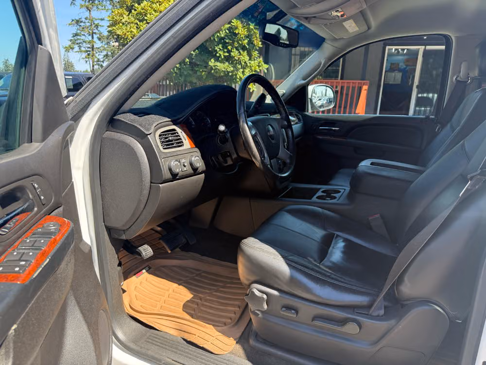 2013 GMC Yukon SLT Image 9