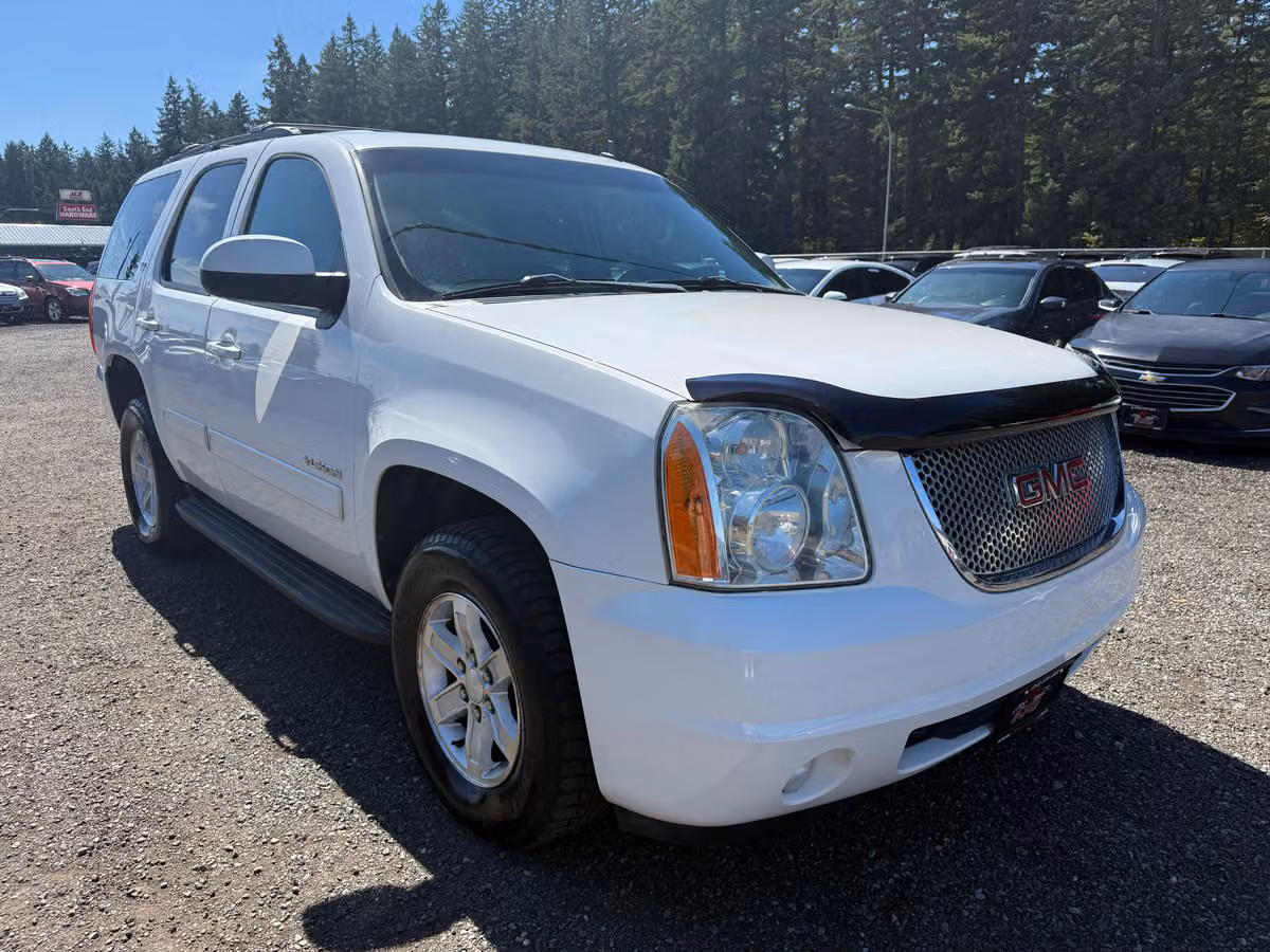 2013 GMC Yukon SLT Image 2