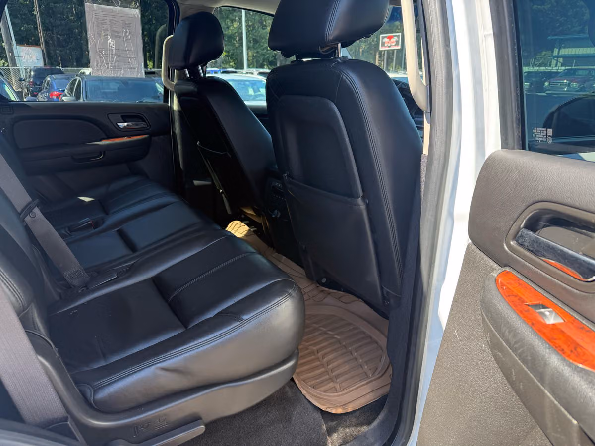2013 GMC Yukon SLT Image 12