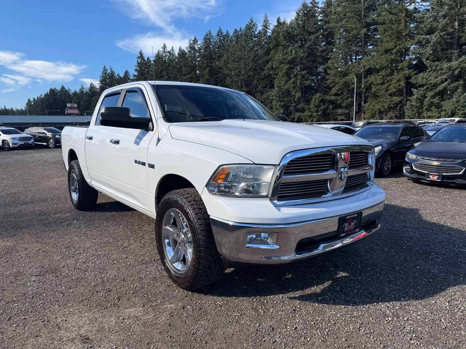 2010 Dodge Ram 1500 SLT Crew Cab Upper Image 2