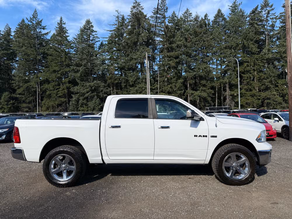 2010 Dodge Ram 1500 SLT Crew Cab Image 1
